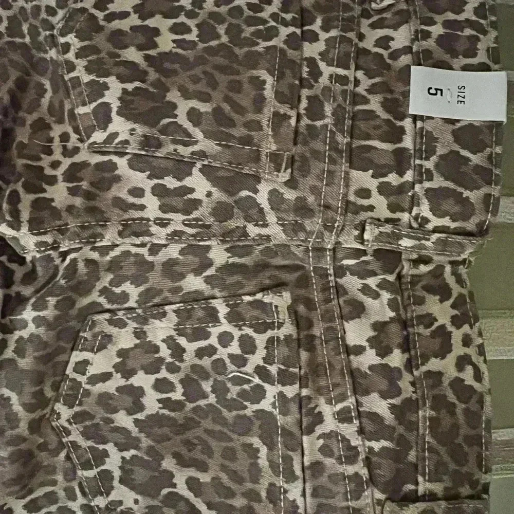 GIRLS CHILDRENS PLACE LEOPARD PRINT DISTRESSED JEGGINGS NWT SZ 5 - Picture 5 of 12